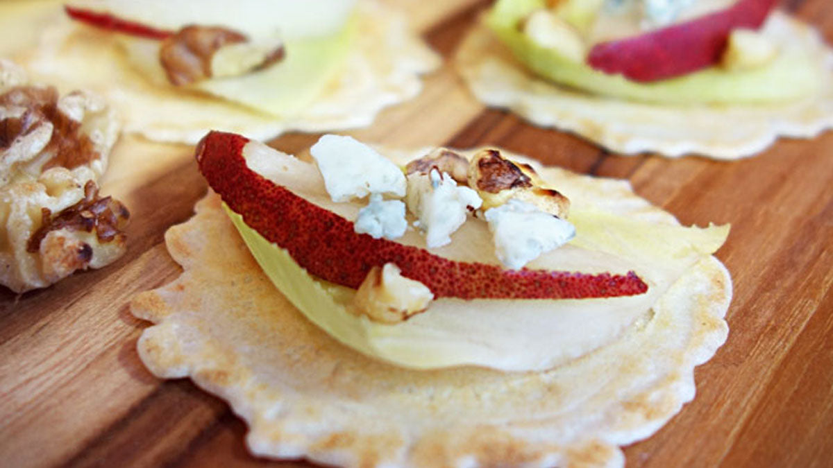 Endive, Blue Cheese, Pears & Walnuts Recipe